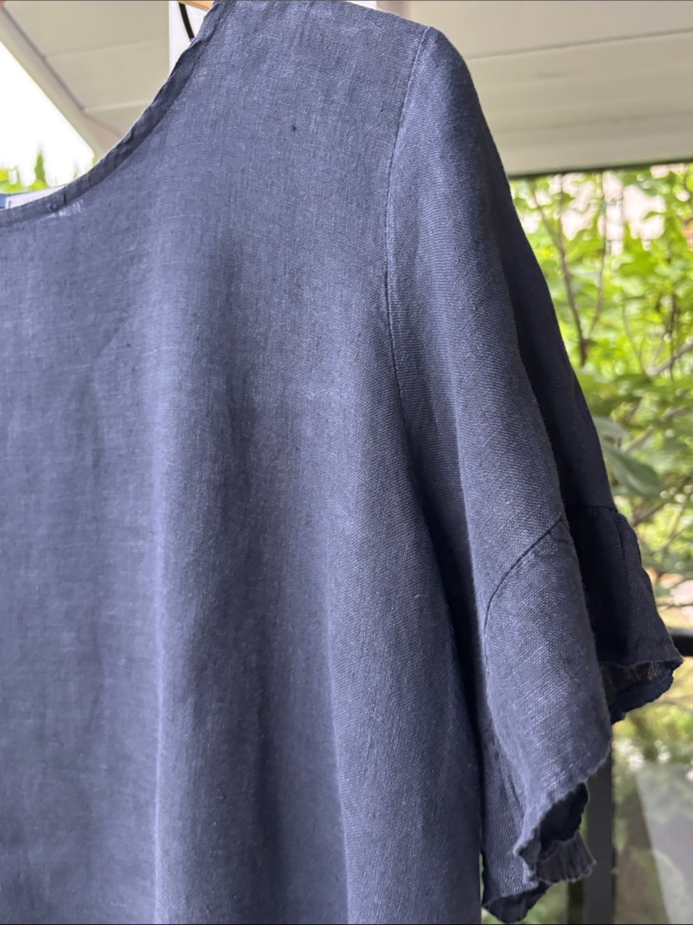 Like New Women's Navy Ruffle-Hem Linen Short Sleeve Blouse - Top Size Large - Picture 16 of 16